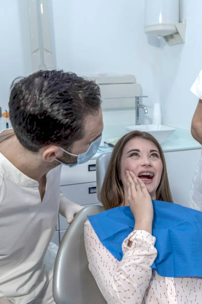 Best Weekend Emergency Dentist in Ashwaubenon, WI